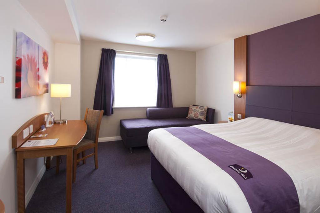 Premier Inn Norwich - Broadlands Park Екстериор снимка