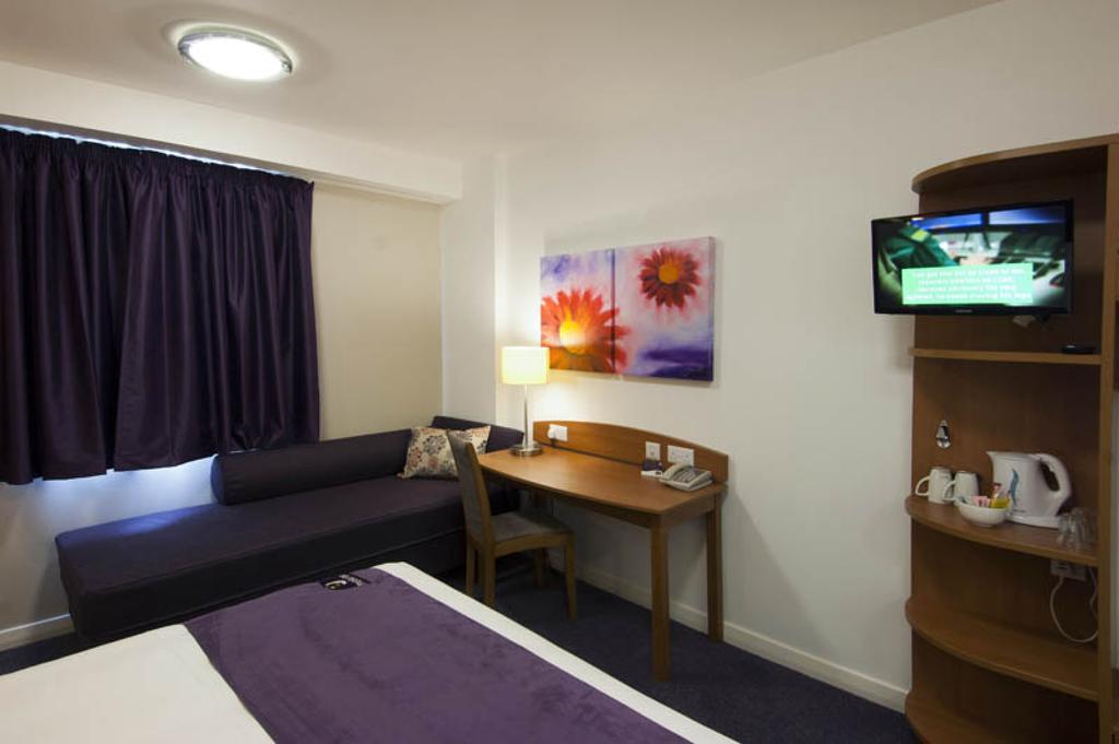 Premier Inn Norwich - Broadlands Park Екстериор снимка