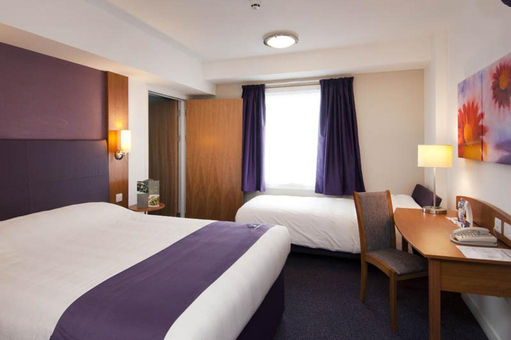 Premier Inn Norwich - Broadlands Park Стая снимка